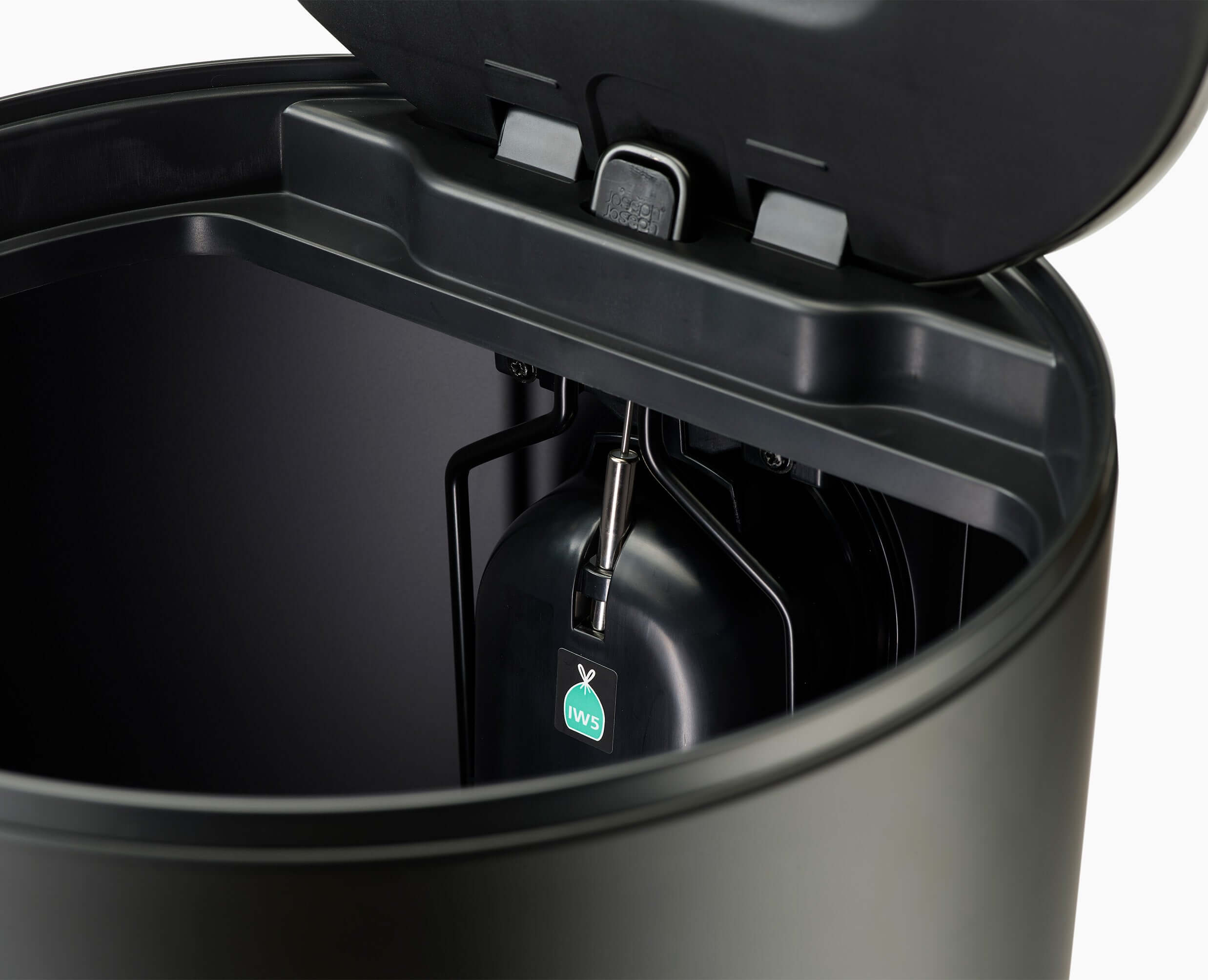 Arc™ 30L Easy-push Pedal Bin Starter Set