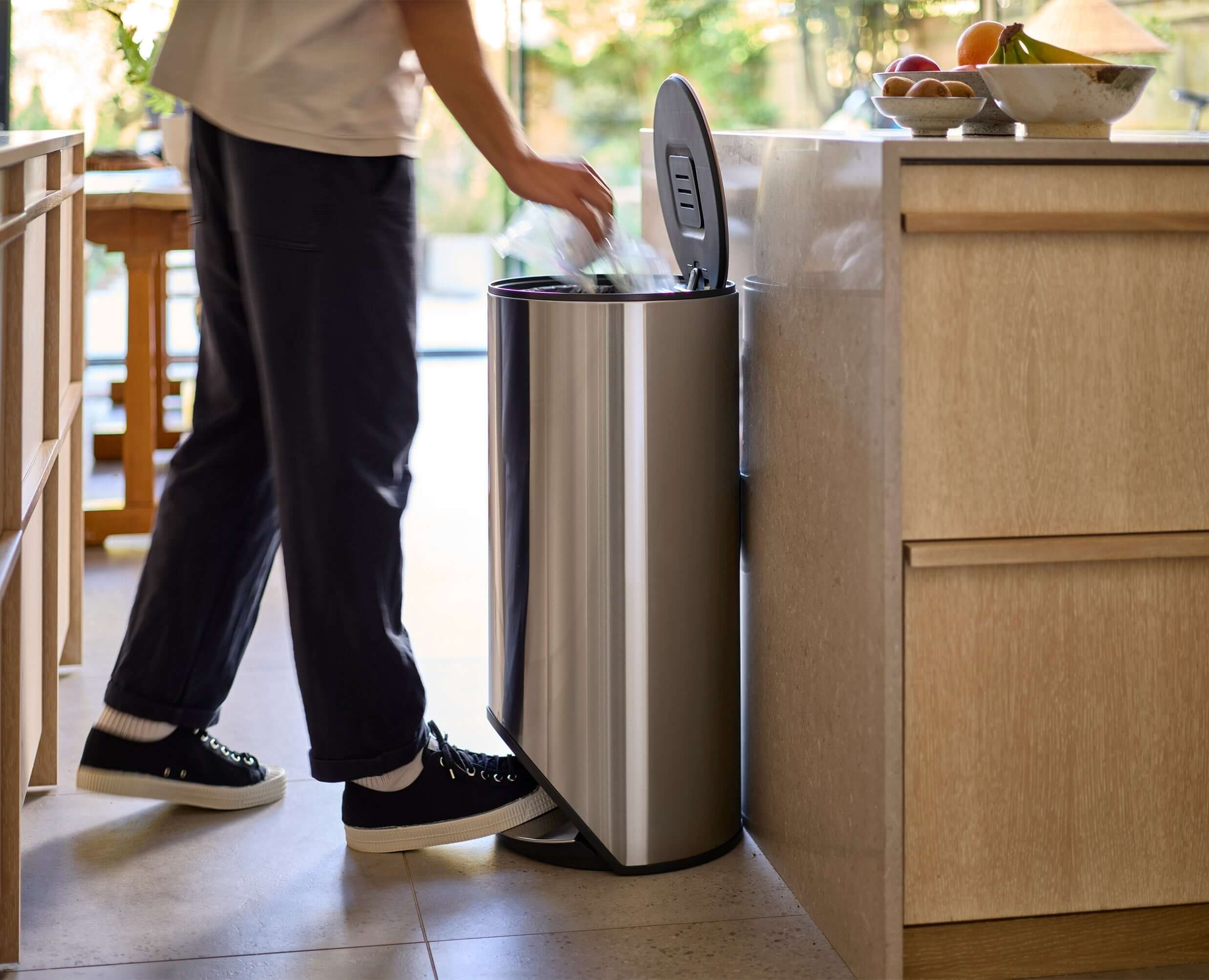 Arc™ 30L Easy-push Pedal Bin Starter Set