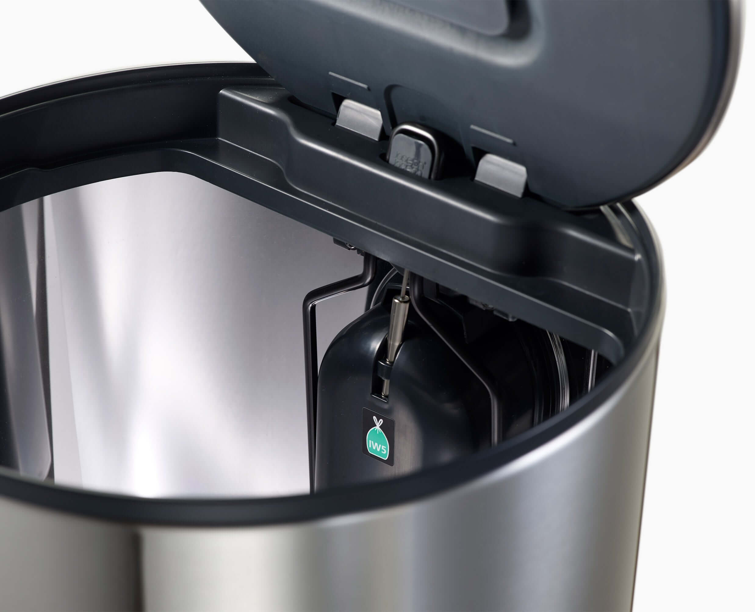 Arc™ 30L Easy-push Pedal Bin Starter Set