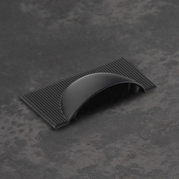 Barrington Cup Pull Matt Black